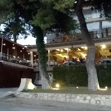 Adorable 2 Floors Two Bedroom Vacation Maisonette Nea Poteidaia Exterior photo