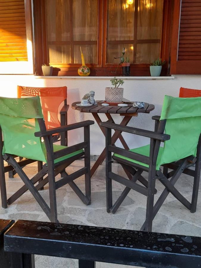 Adorable 2 Floors Two Bedroom Vacation Maisonette Nea Poteidaia Exterior photo