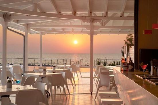 Adorable 2 Floors Two Bedroom Vacation Maisonette Nea Poteidaia Exterior photo