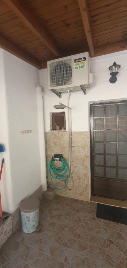 Adorable 2 Floors Two Bedroom Vacation Maisonette Nea Poteidaia Exterior photo