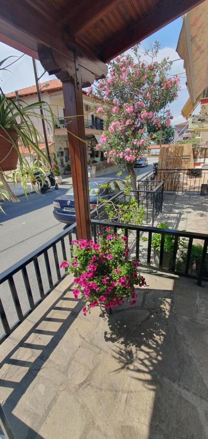 Adorable 2 Floors Two Bedroom Vacation Maisonette Nea Poteidaia Exterior photo